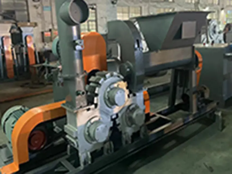 Peralatan tiga gulung